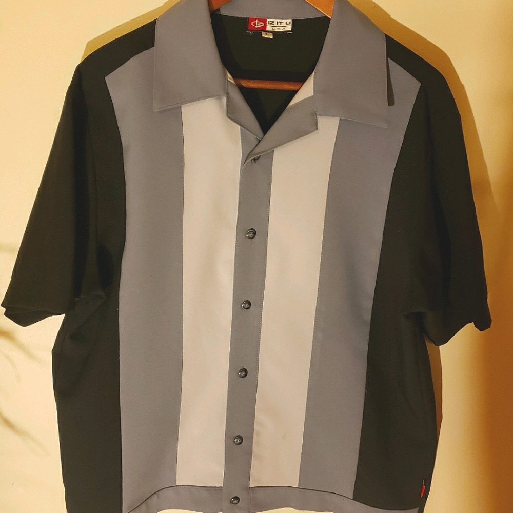 80's IZ IT U brand, large vintage button down